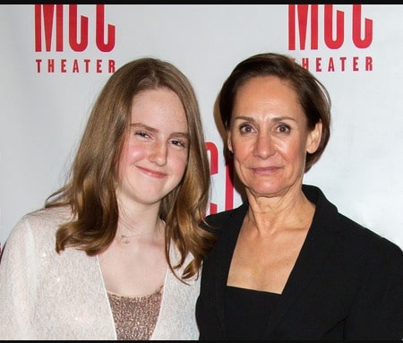 Photo of Mae Akins Roth with her mother, Laurie Metcalf